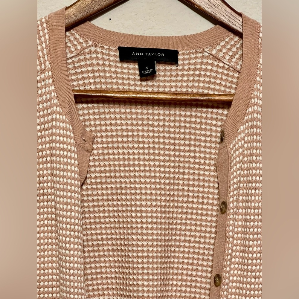 Ann Taylor Women’s Blush/White Patterned Cardigan- Size Small - Picture 3 of 5